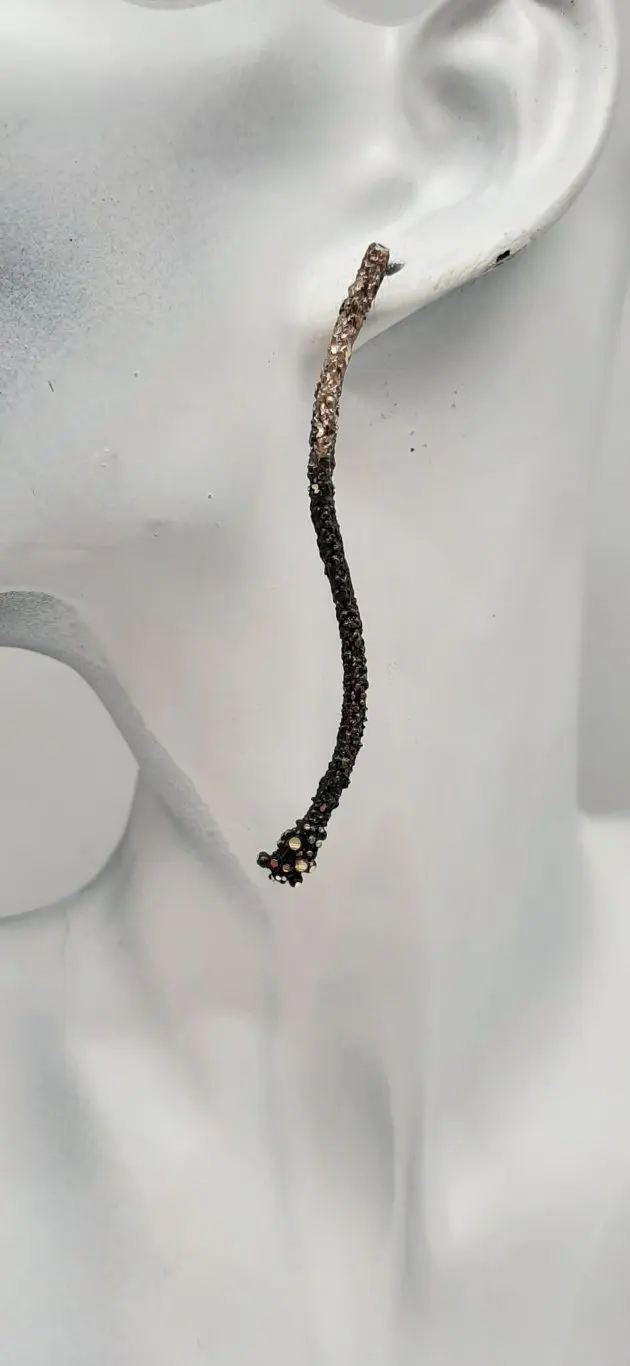 BRASS ΕARRINGS TKS1001.150 (BLACK- GOLDEN COLOR)