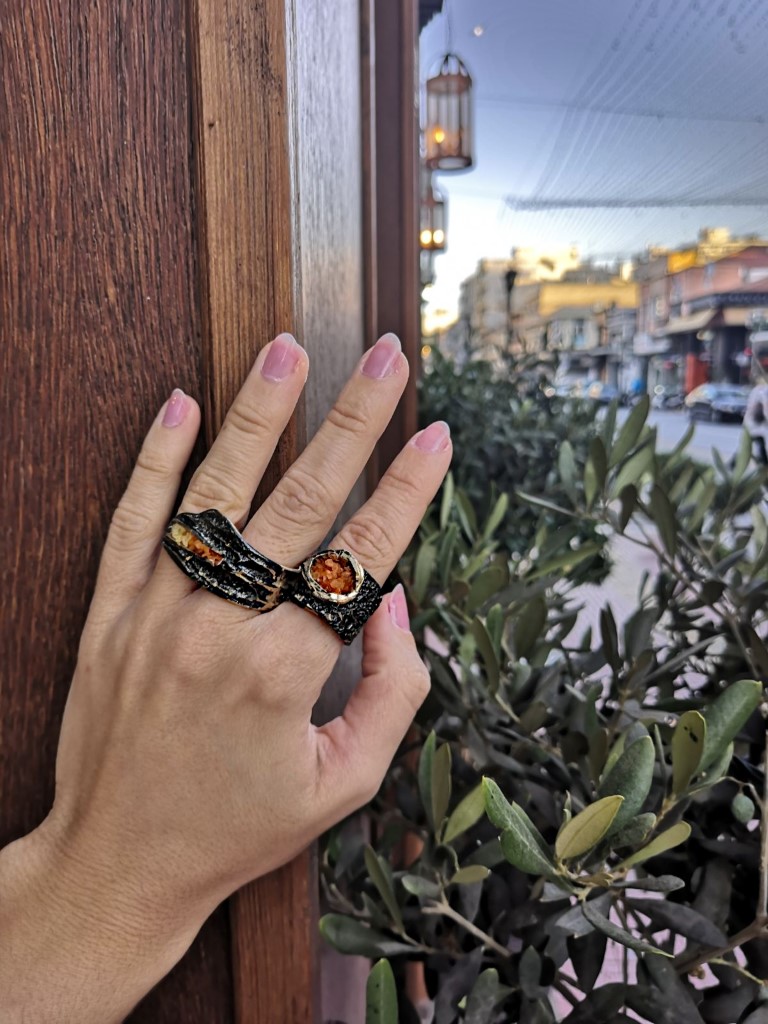 ΔΑΧΤΥΛΙΔΙ ΤΚΔ1008.16 ΑΠΟ ΟΡΕΙΧΑΛΚΟ ΚΑΙ ΠΟΡΤΟΚΑΛΙ ΚΡΥΣΤΑΛΛΟΥΣ