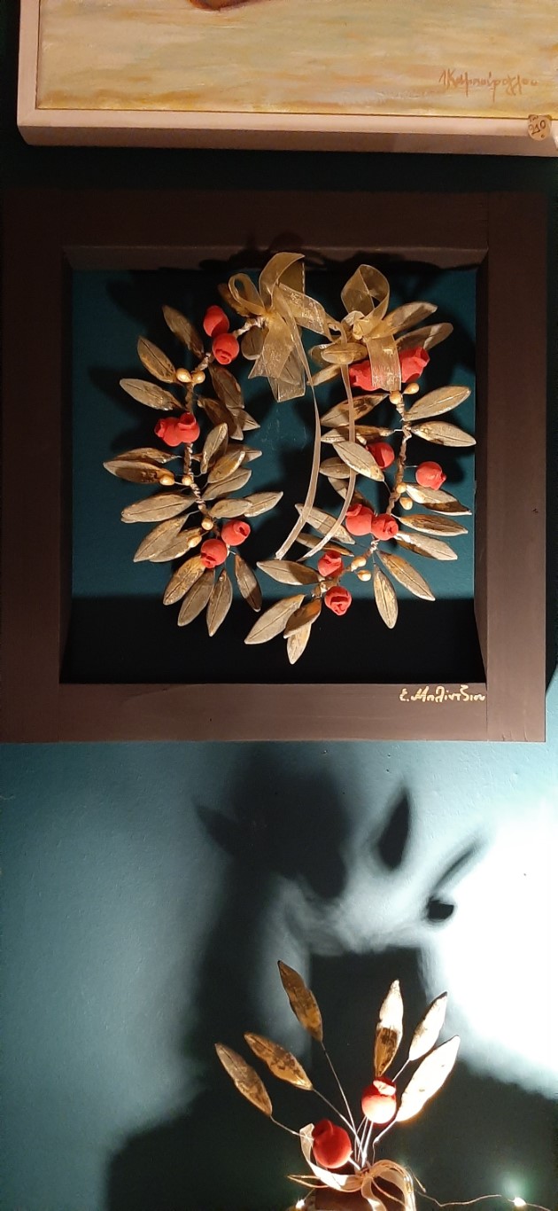 ΚΕΡΑΜΙΚΟ ΣΤΕΦΑΝΙ ΡΟΔΙΑΣ ΜΕΣΑ ΣΕ ΚΟΡΝΙΖΑ No1