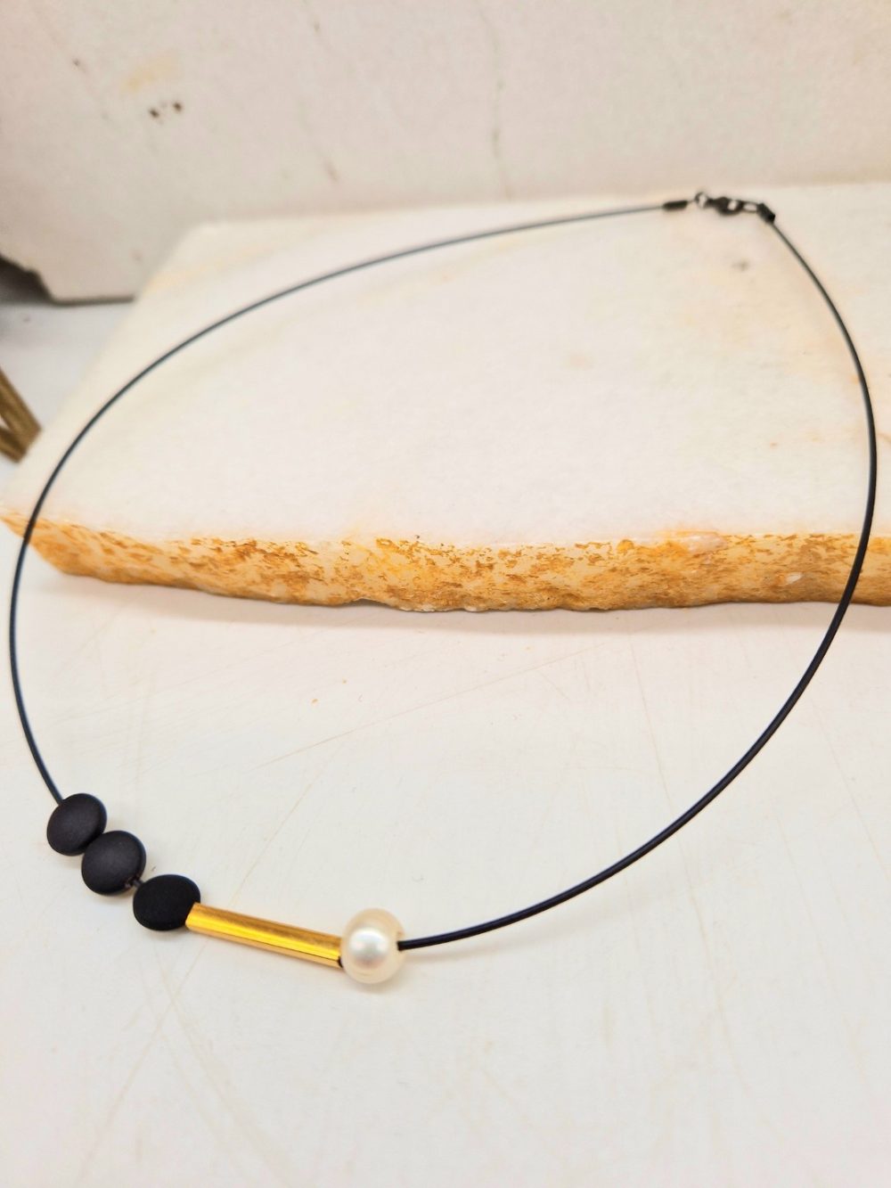 ΚΟΛΙΕ EFSIK132.130 ΜΕ ΜΑΥΡΟΥΣ ΑΙΜΑΤΙΤΕΣ.