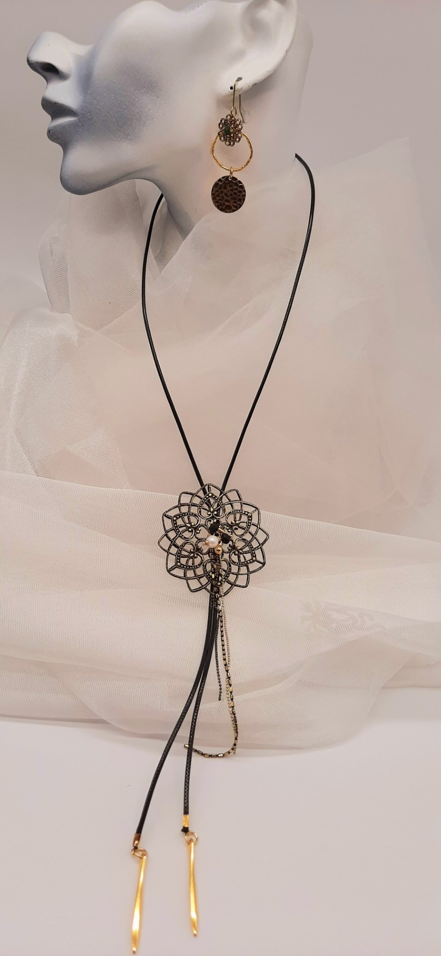"DANTELA" MARC34.100 BRASS NECKLACE WITH SYNTHETIC LEATHER CORD