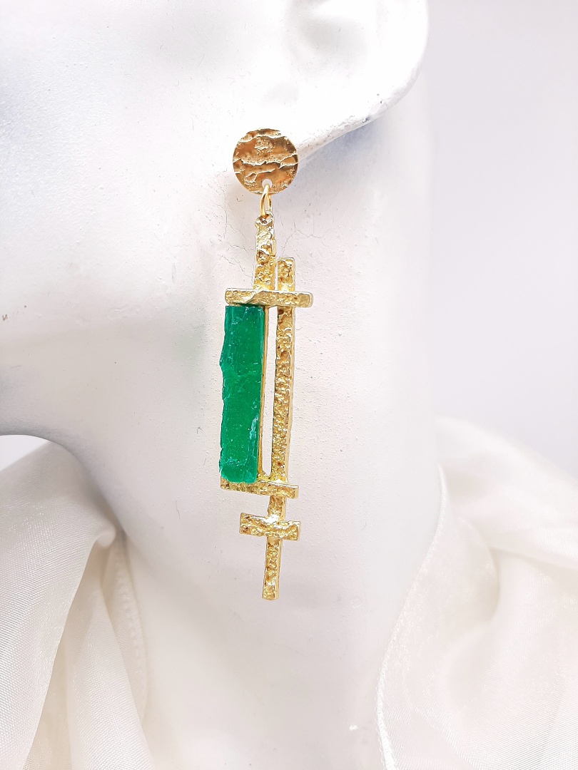 BRASS EARRINGS TIDE WITH HANDMADE GREEN COLOR SYNTHETIC STONE