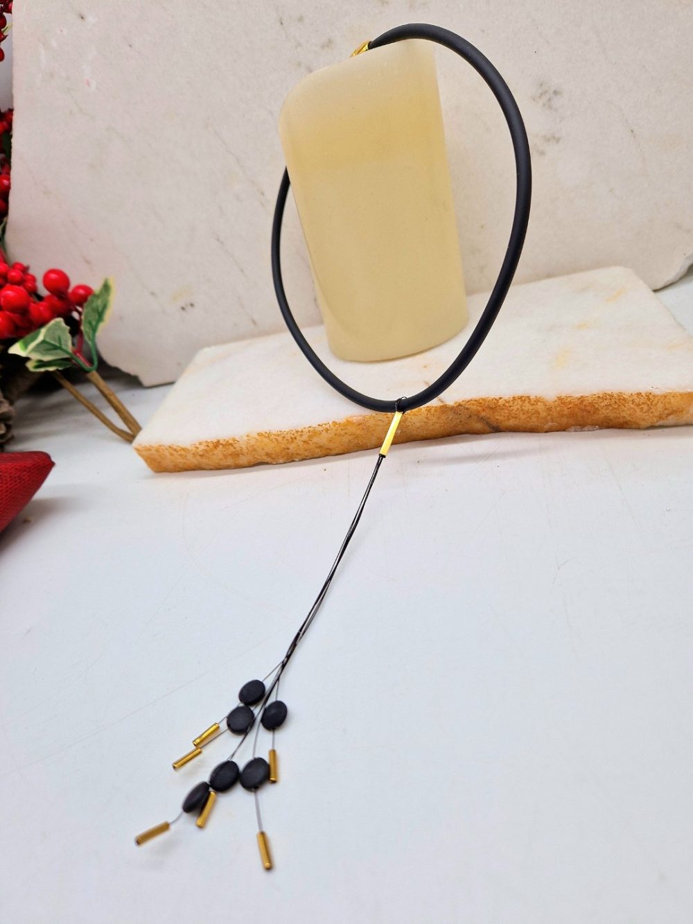 ΧΕΙΡΟΠΟΙΗΤΟ ΚΟΛΙΕ ΜΕ ΜΑΤ ΑΙΜΑΤΙΤΕΣ ΚΑΙ ΚΑΟΥΤΣΟΥΚ