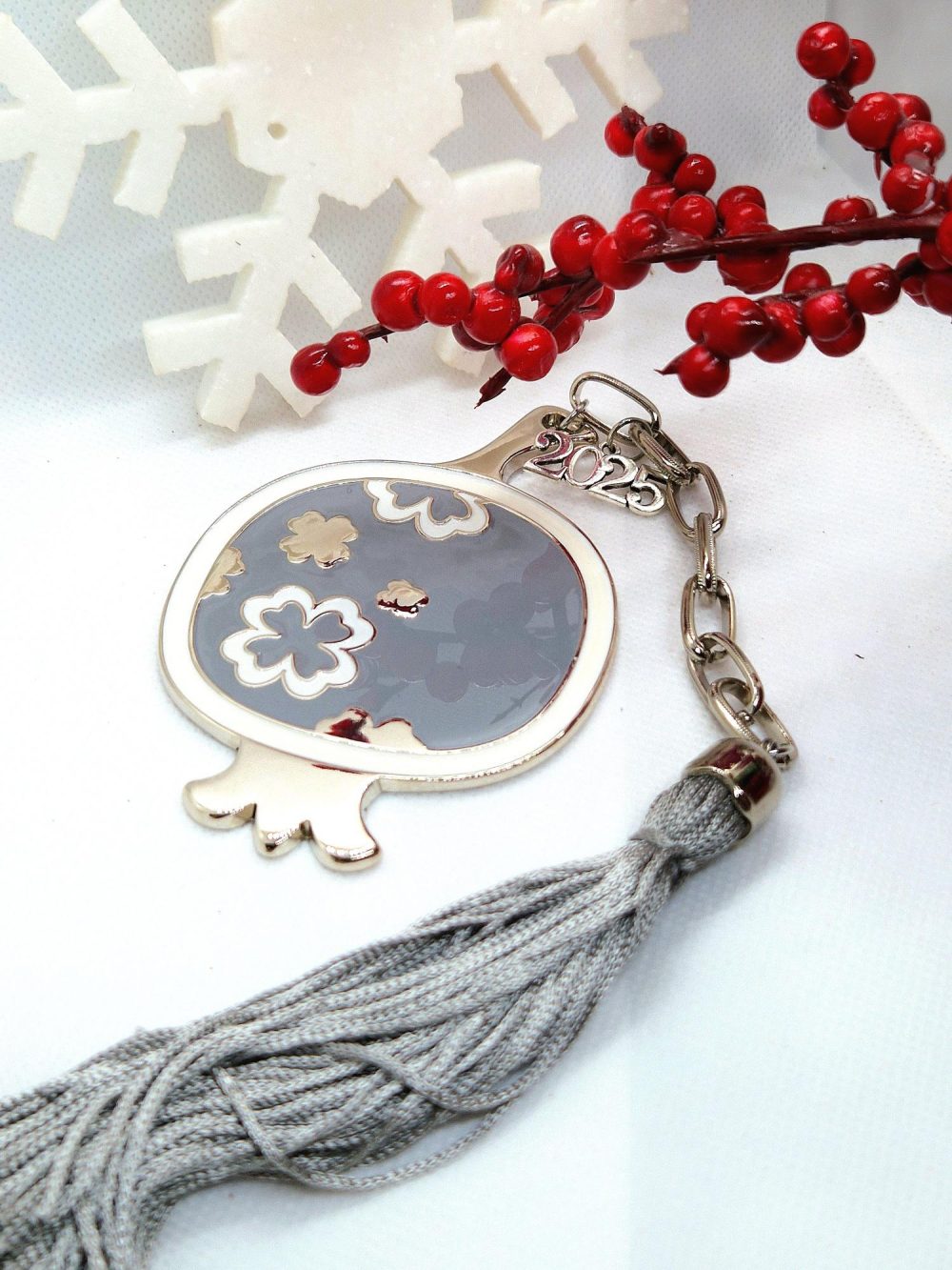 LUCKY CHARM "GRAY POMEGRANATE"
