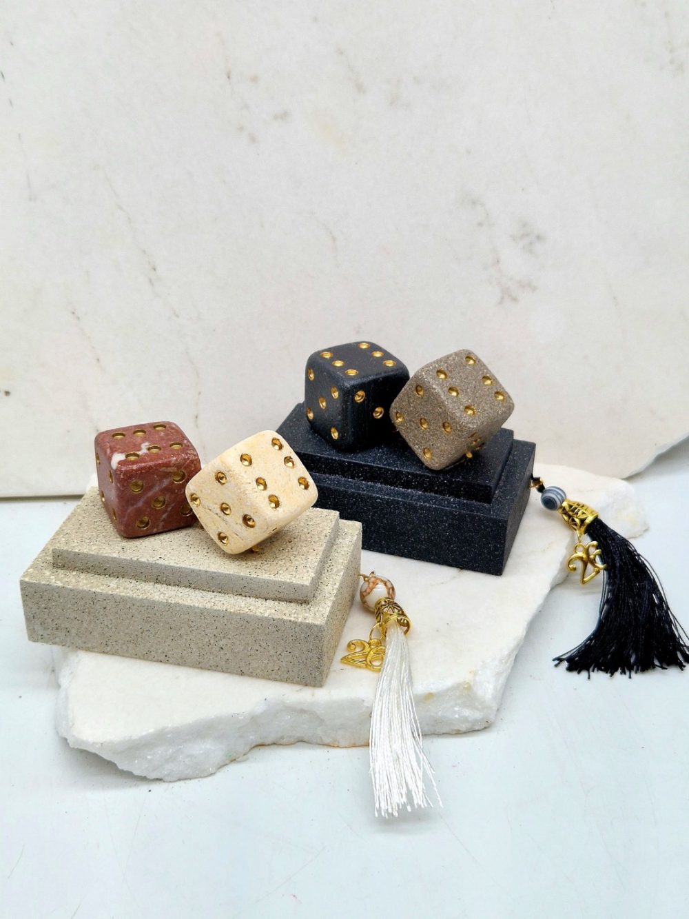 ΡΙΞΕ ΜΙΑ ΖΑΡΙΑ ΚΑΛΗ... ΣΥΝΘΕΣΗ ΑΠΟ ΜΑΡΜΑΡΙΝΑ ΖΑΡΙΑ ΠΑΝΩ ΣΕ ΞΥΛΙΝΗ ΒΑΣΗ