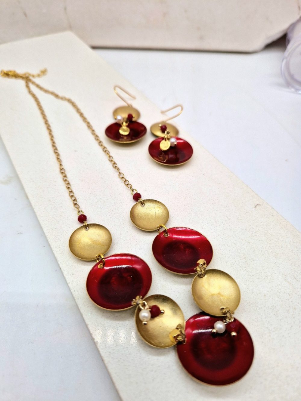 ΧΕΙΡΟΠΟΙΗΤΟ ΚΟΝΤΟ ΚΟΛΙΕ ΜΕ ΜΠΟΡΝΤΟ ΚΑΙ ΧΡΥΣΟΥΣ ΔΙΣΚΟΥΣ