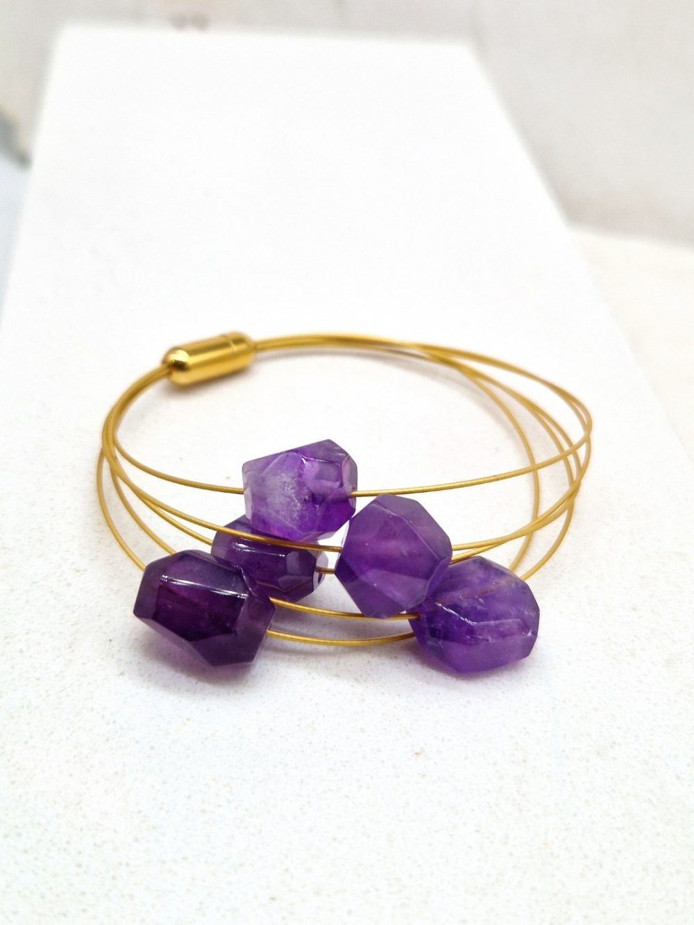 ΒΡΑΧΙΟΛΙ ΜΕ ΑΜΕΘΥΣΤΟΥΣ