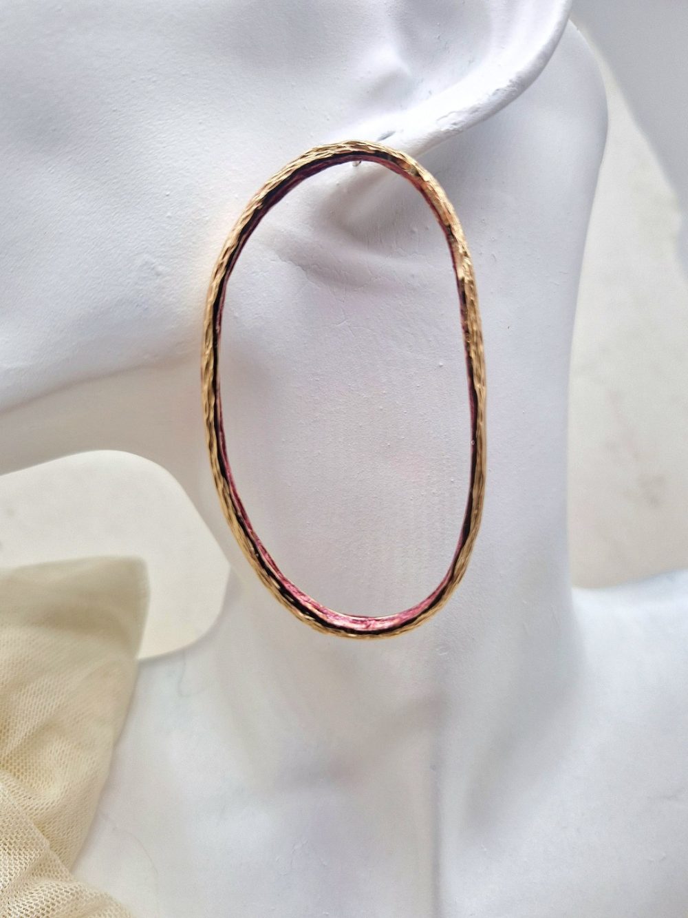 ΣΚΟΥΛΑΡΙΚΙΑ, ΚΡΙΚΟΙ ΜΕ ΜΩΒ ΠΑΤΙΝΑ