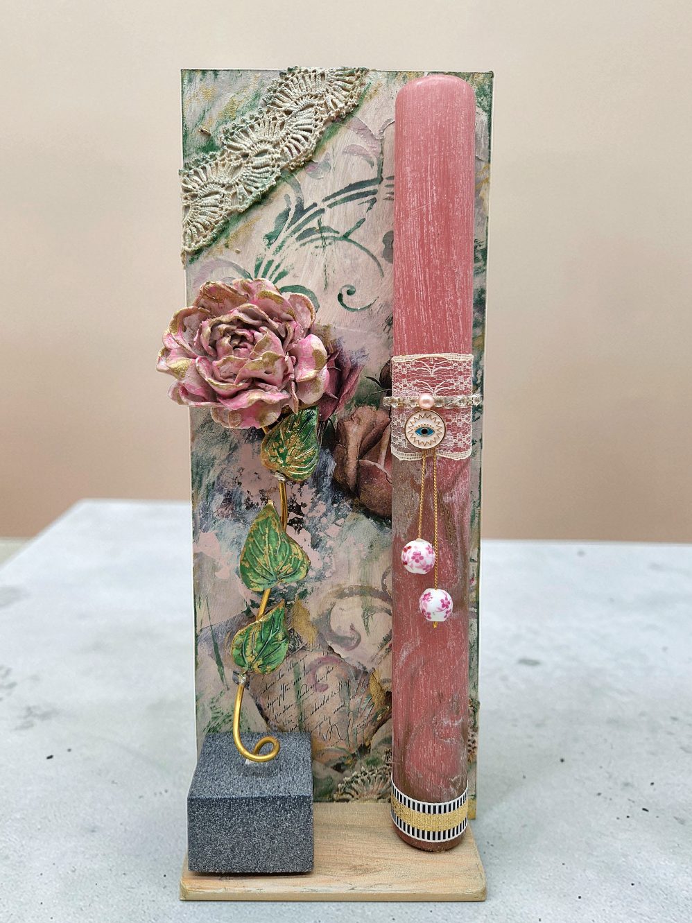 ΠΑΣΧΑΛΙΝΗ ΛΑΜΠΑΔΑ "ΤΟ ΡΟΖ ΤΡΙΑΝΤΑΦΥΛΛΟ" ΜΕ ΧΕΙΡΟΠΟΙΗΤΟ ΠΙΝΑΚΑΚΙ