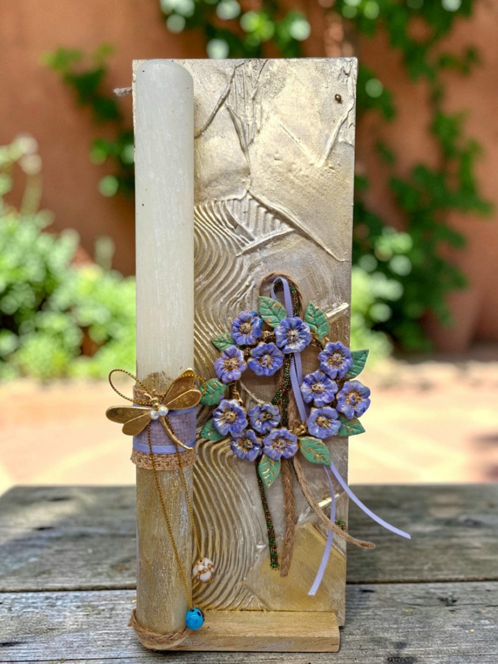 ΠΑΣΧΑΛΙΝΗ ΛΑΜΠΑΔΑ "ΤΟ ΣΤΕΦΑΝΑΚΙ ΜΕ ΤΑ ΜΩΒ ΛΟΥΛΟΥΔΙΑ" ΜΕ ΧΕΙΡΟΠΟΙΗΤΟ ΠΙΝΑΚΑΚΙ